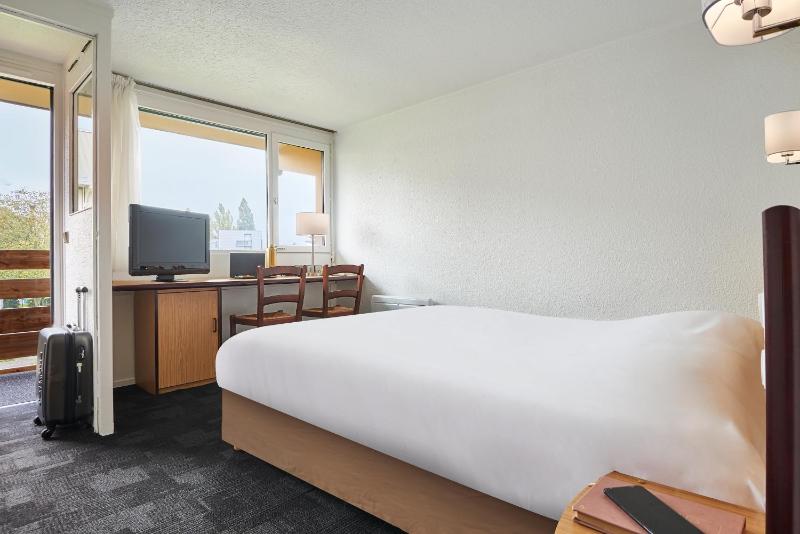 Triple Room with 1 Double Bed and 1 Junior Bed image 3