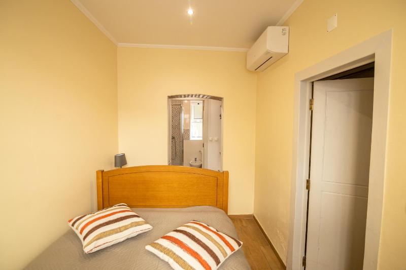 Double Room with Private Bathroom image 3