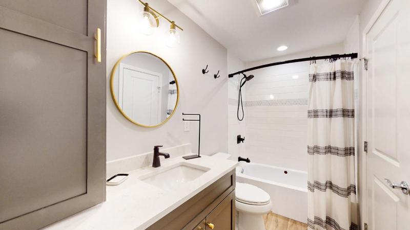 727 Queens Grant - image 5