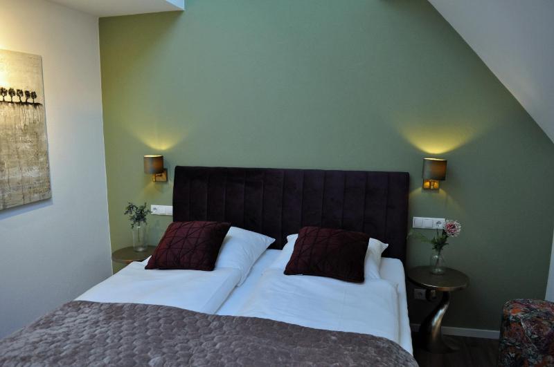 Large Double Room image 2