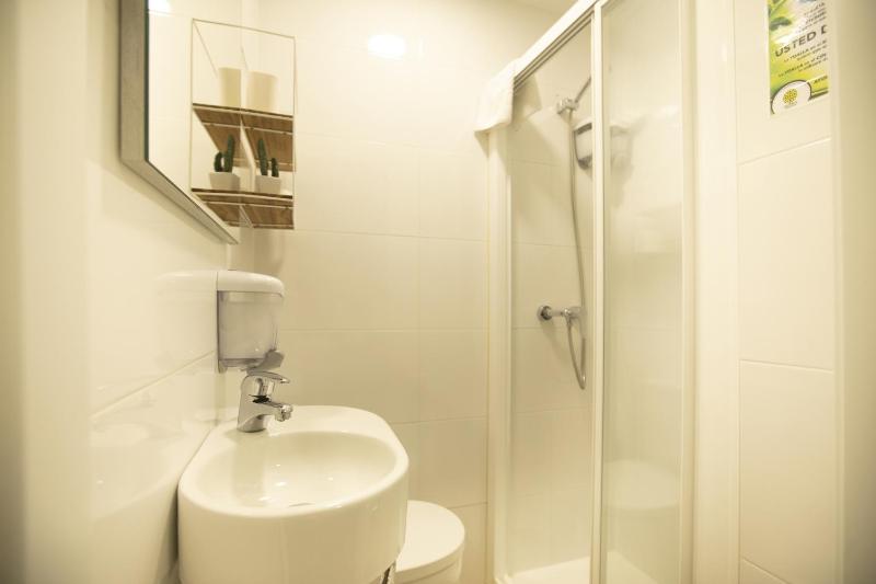 Double or Twin Room with Private Bathroom image 2