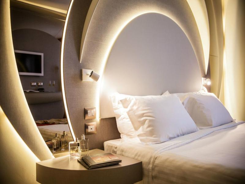 Superior Double Room image 3