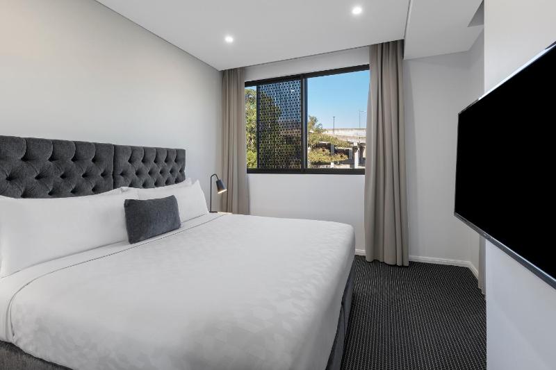 One Bedroom Suite  image 3