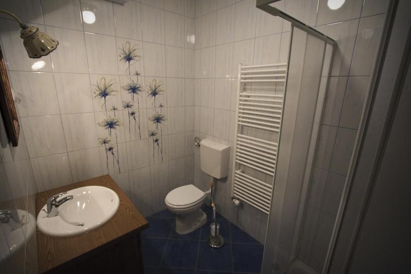 One-Bedroom Apartment image 2