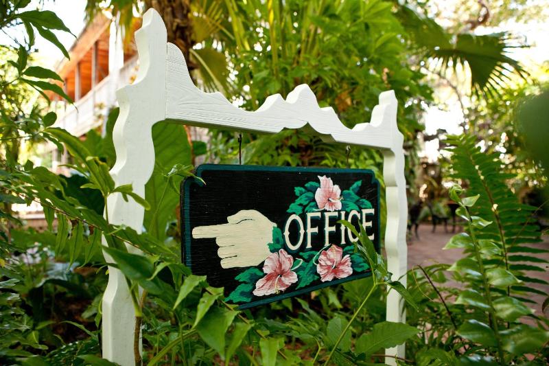 Island City House - image 21