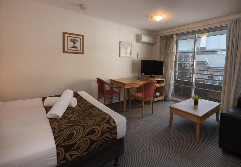 Studio Apartment image 2