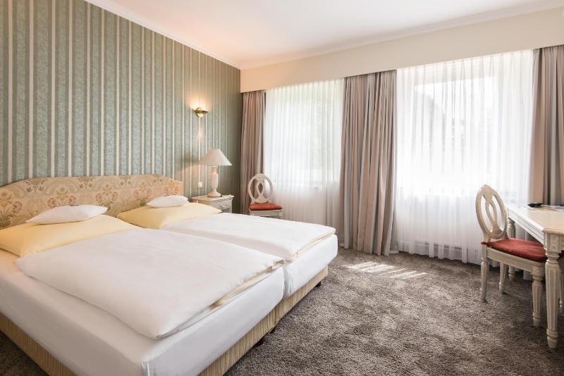 Standard Double Room image 2