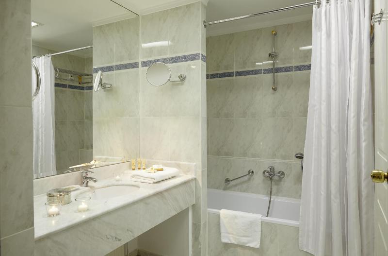 Classical Double Room image 4