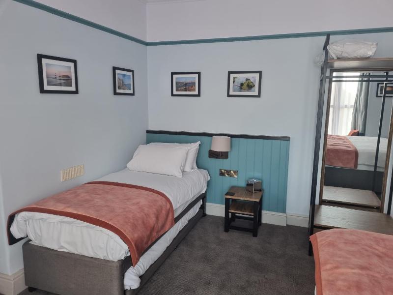 Family Room with Bathroom (2 Adults & 1 Child) image 1