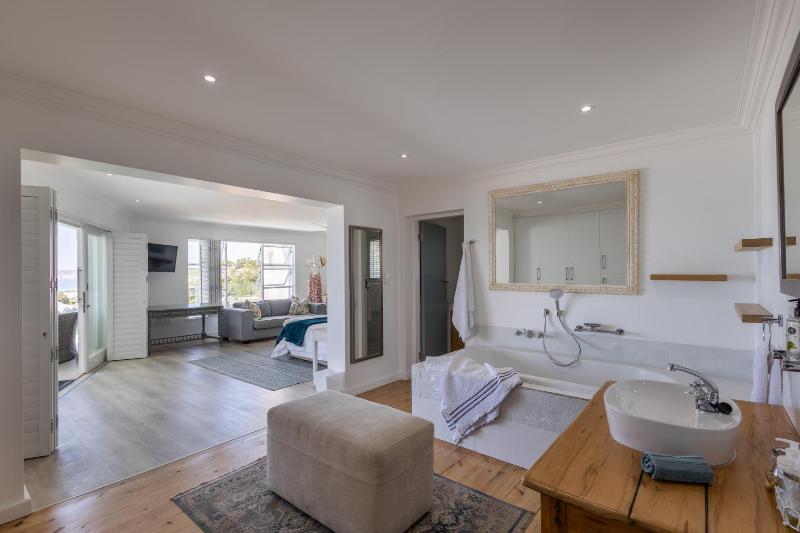 Endless Summer Villa - image 3
