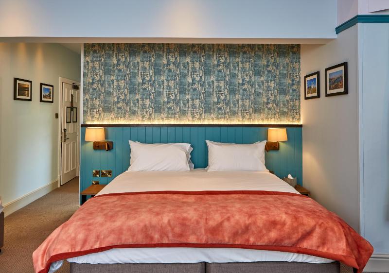 Classic Double Room image 3