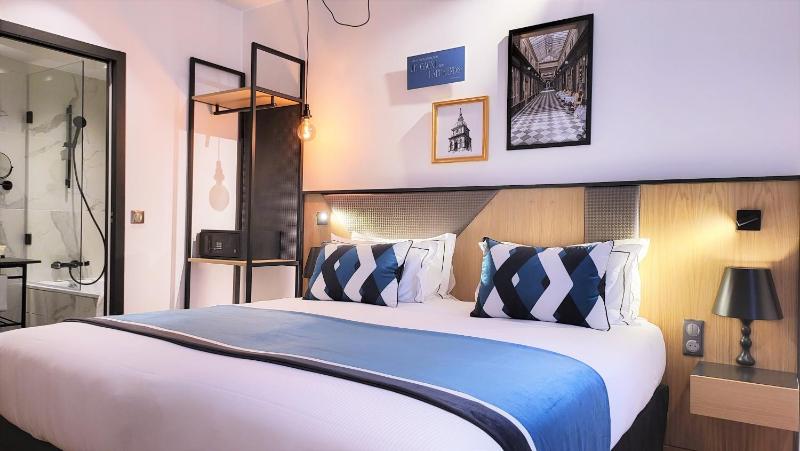 Deluxe Double Room image 1