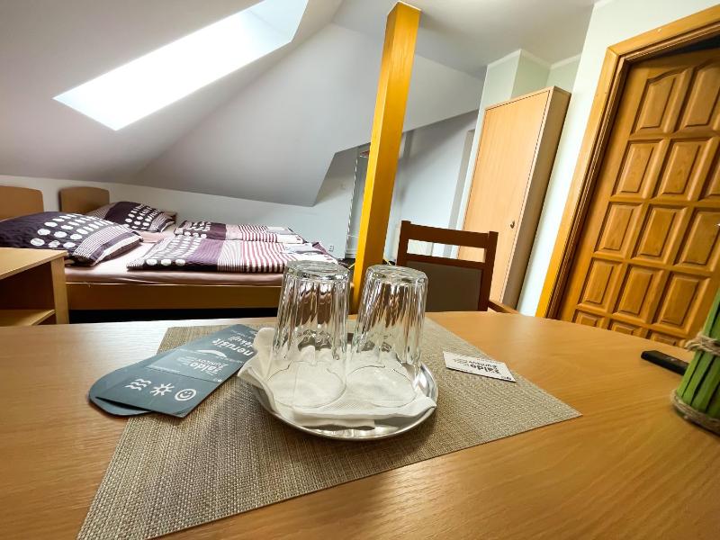 Twin Room image 2