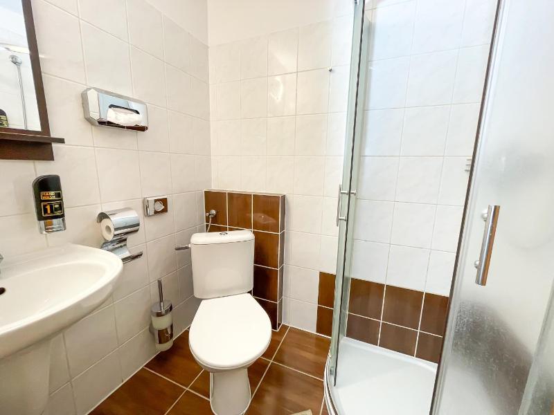 Classic Triple Room image 2