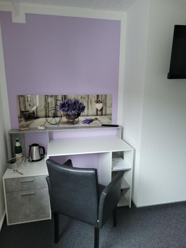 Single Room image 3