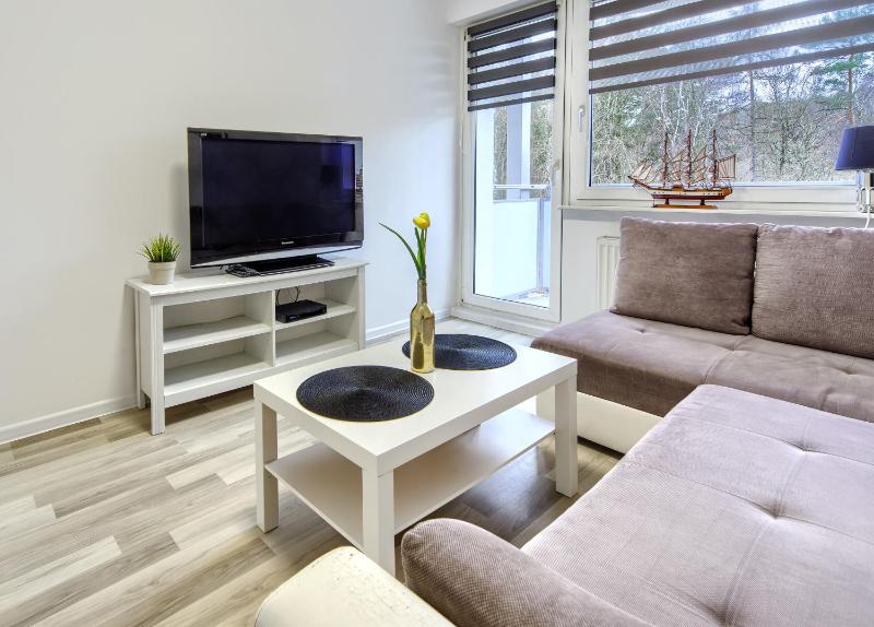 Mieszkanie Zacisze - ACCO RENT - image 1