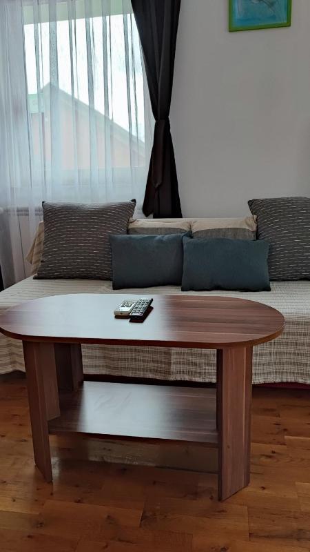 One-Bedroom Apartment with Sofa Bed image 1