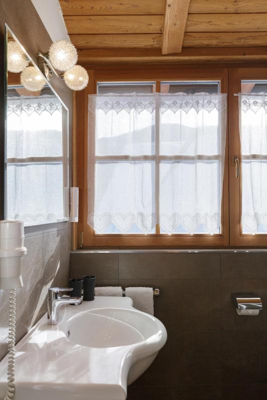 Double Room with Private Bathroom image 2