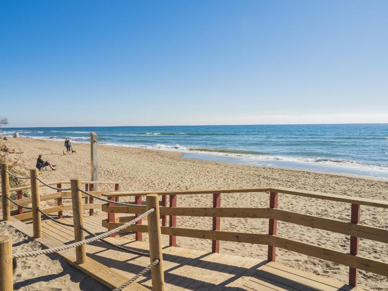 Cubo's Beach & Parking Jardines de Don Carlos - image 6