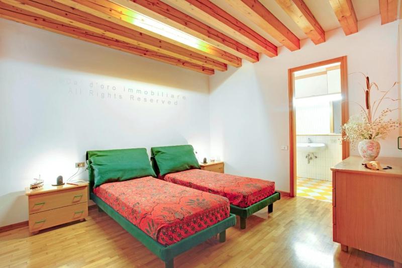 Santi Apostoli - Two-Bedroom Apartment - Split Level - Cannaregio 4358 image 2