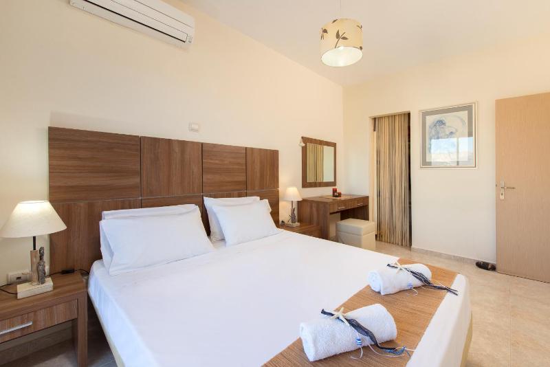 Two-Bedroom Villa image 2
