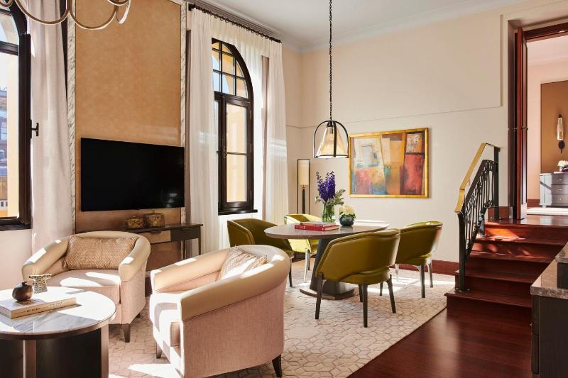 Shahzade One-Bedroom King Suite image 4