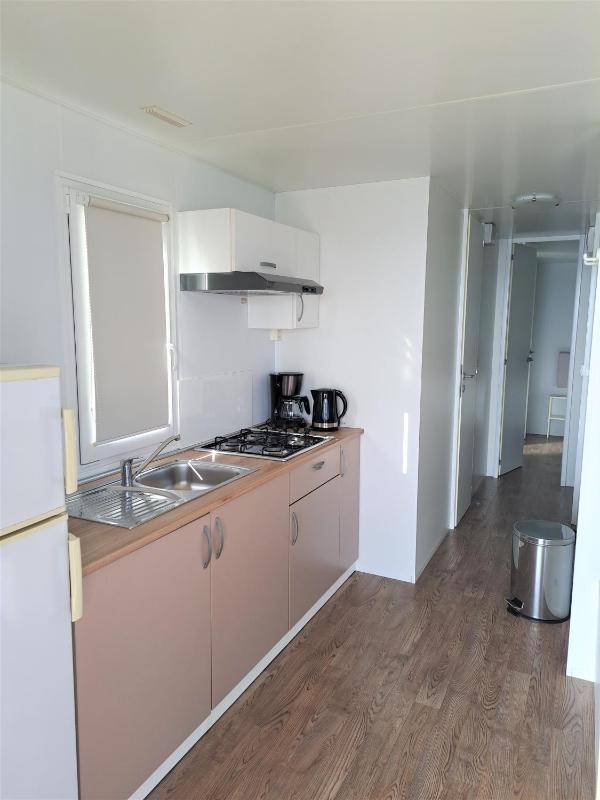 Superior Two-Bedroom Mobile Home with Terrace and Sea View image 1