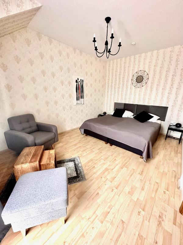 One-Bedroom Suite image 1