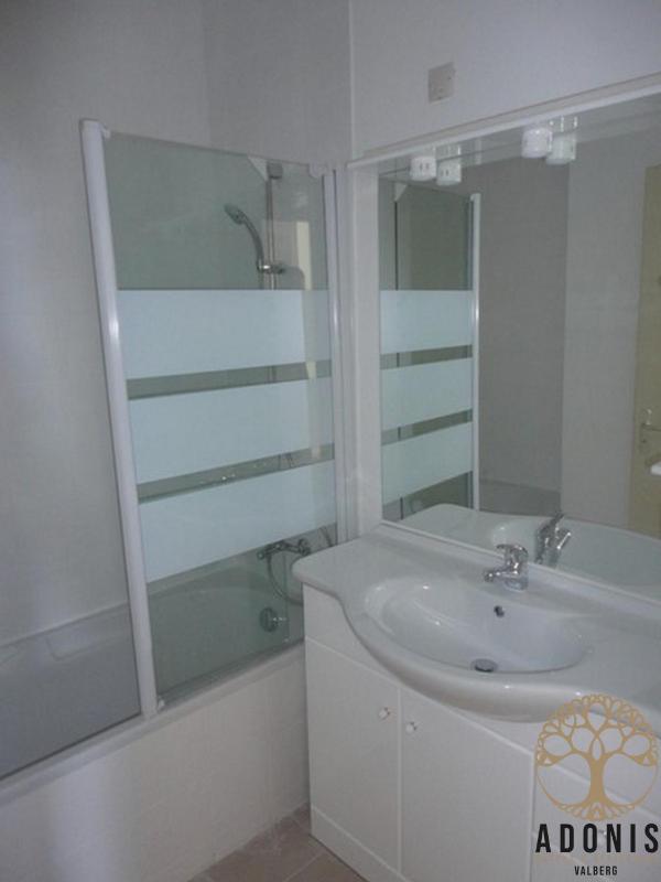 One-Bedroom Apartment image 2