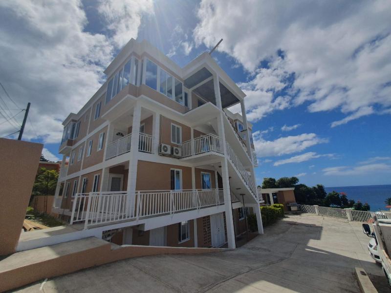 Lovely 2 Bedroom Apartment with shared pool - image 8