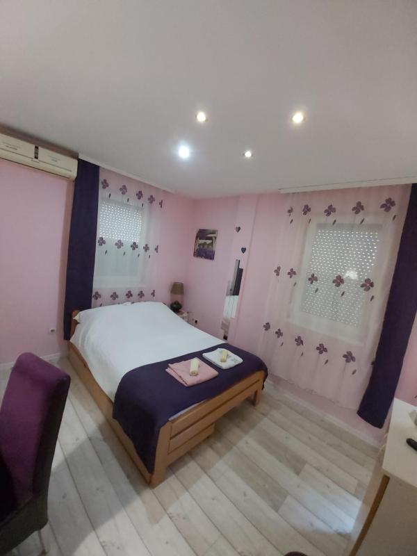 Studio Apartment image 2