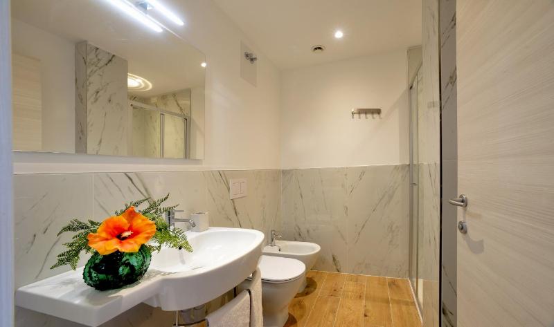 Superior Triple Room image 2
