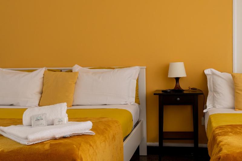 Double Room with Private Bathroom image 1