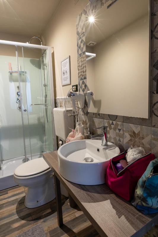 Triple Room with Private Bathroom image 2