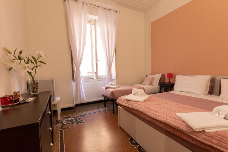Quadruple Room with Private Bathroom image 4