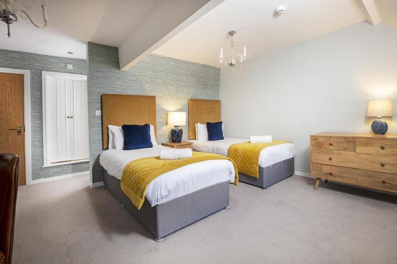 Twin Room image 1