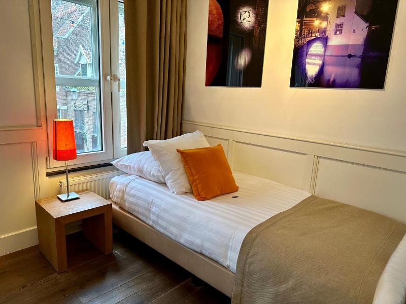 Budget Single Room image 1