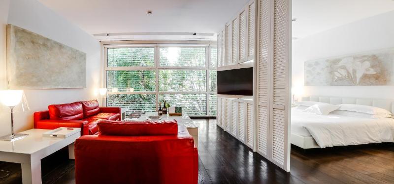 Executive Suite image 3