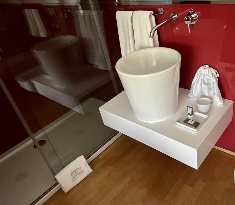 Double Room with Garden View image 3