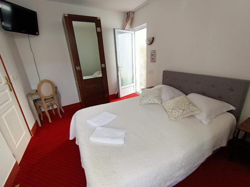 Double Room with Courtyard View image 1