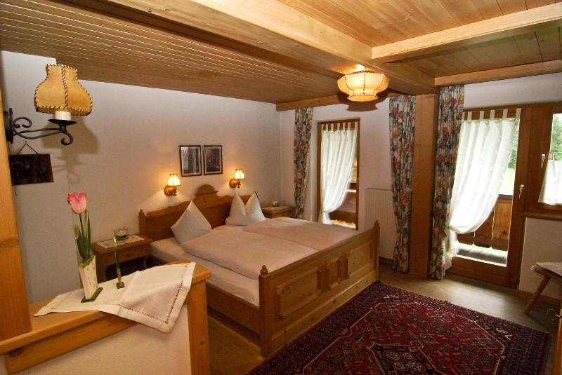 Double Room with Balcony image 2