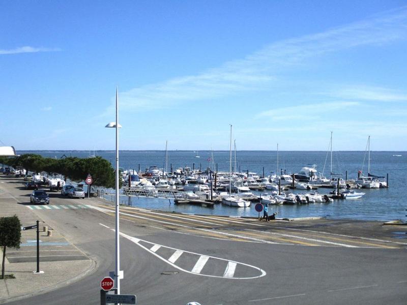Arcachon : Appartement T2 avec balcon et parking à deux pas des plages de l'Aiguillon - image 1