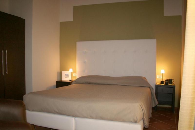 Superior Triple Room image 3