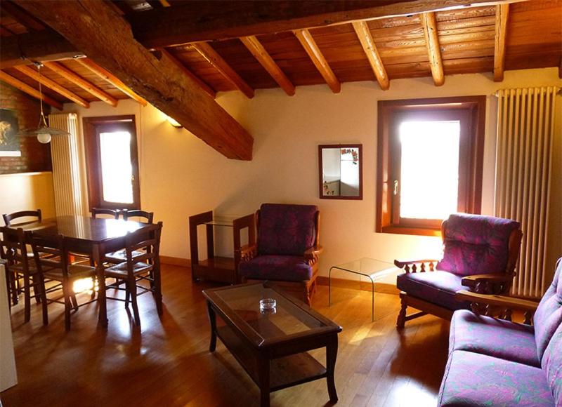 Three-Bedroom House image 1
