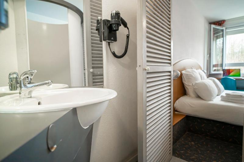 Double Room image 2
