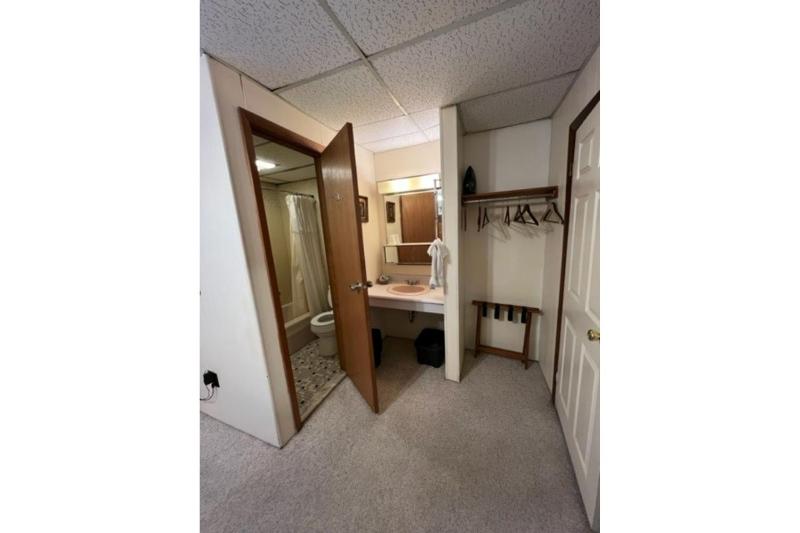 Small Double Room image 4