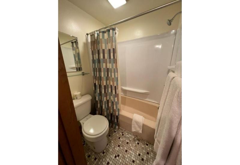 Quadruple Room with Private Bathroom image 2