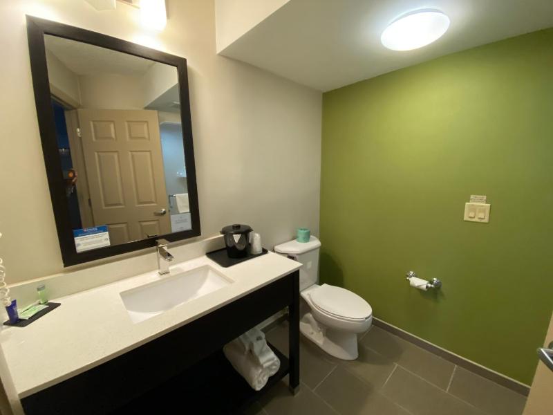 King Room image 3