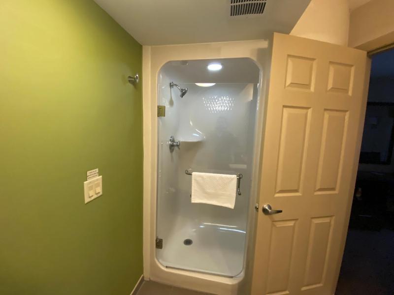 King Suite image 2