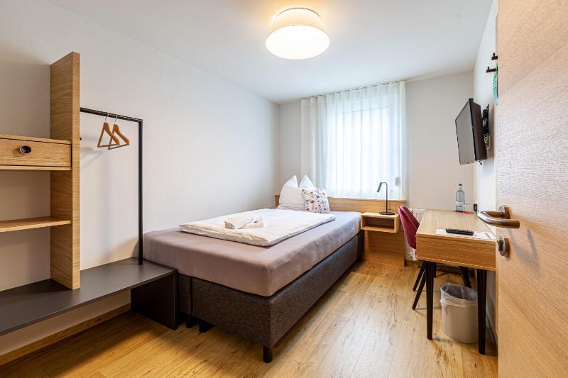 Single Room image 3